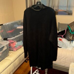 The size is babaton 2 which is like xl